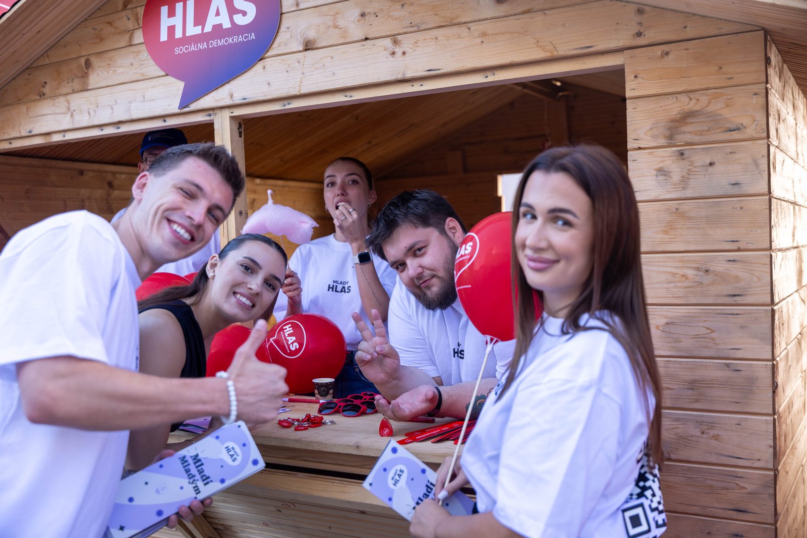 Mladý HLAS – stánok na podujatí